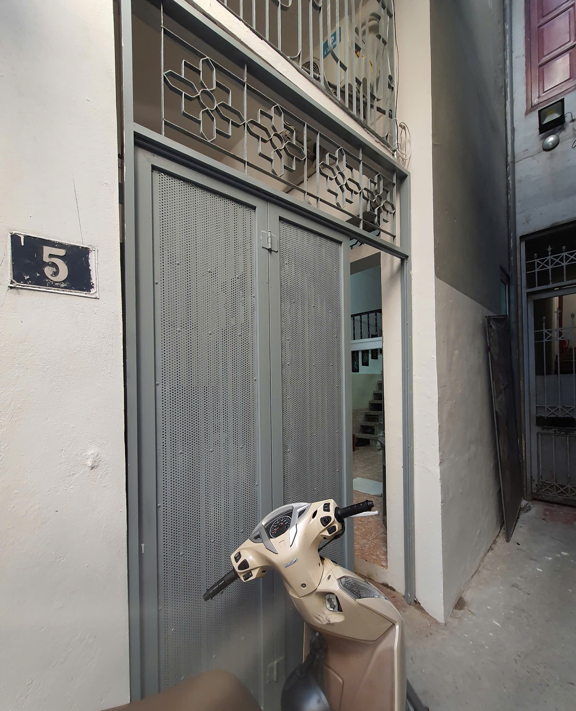 Bán nhà 3 tầng, 33m² tại ngõ 20 m ra đường lớn Yên Phụ HÀ NỘI – Giá 9.5 tỷ